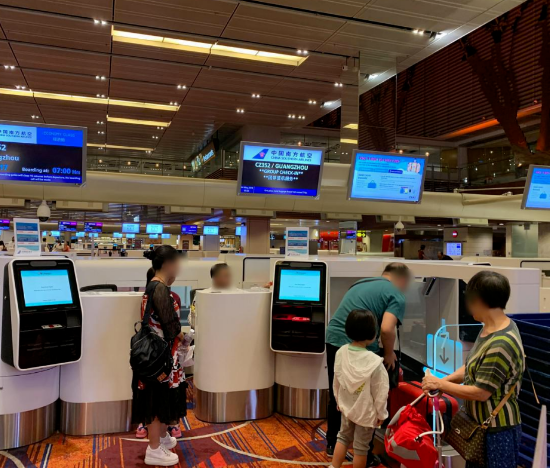 中国旅客称被南航新加坡员工辱骂“狗”，南航回应！椰子采访了9个本地人如何看中国的