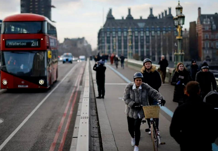 英国政府推出新签证：不用找工作可待两年！新加坡两大学入围