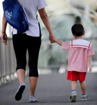 椰子妈咪 I 在新加坡养两个娃，每个月到底需要多少钱？