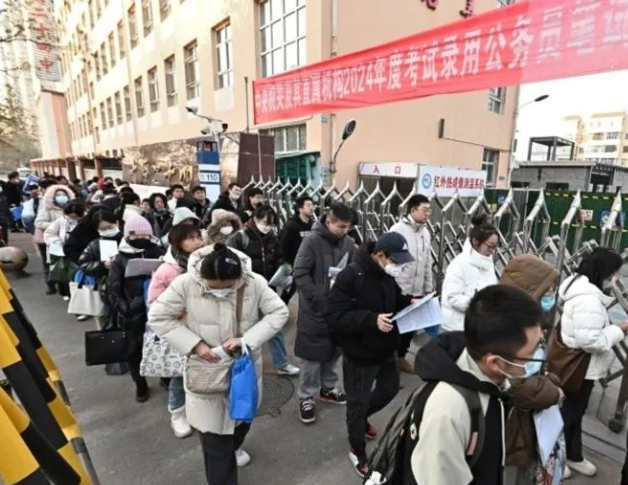 新加坡的“铁饭碗”月薪是多少？ 这些职业都是公务员岗位～