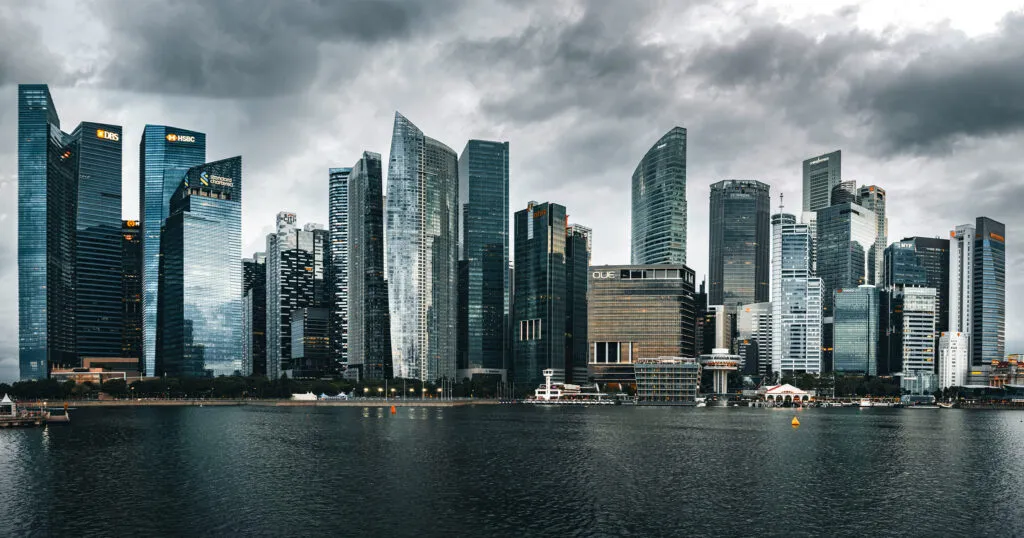 突发！一周内，又两家大厂宣布在新加坡裁员！2万人正遭遇失业、降薪、冻结招聘