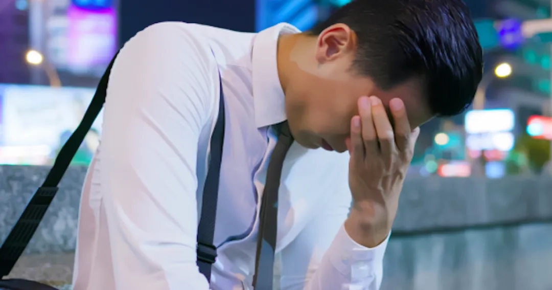 他，在新加坡投了80份简历都找不到全职工作！“为了生存，我每天要打两份零工...”