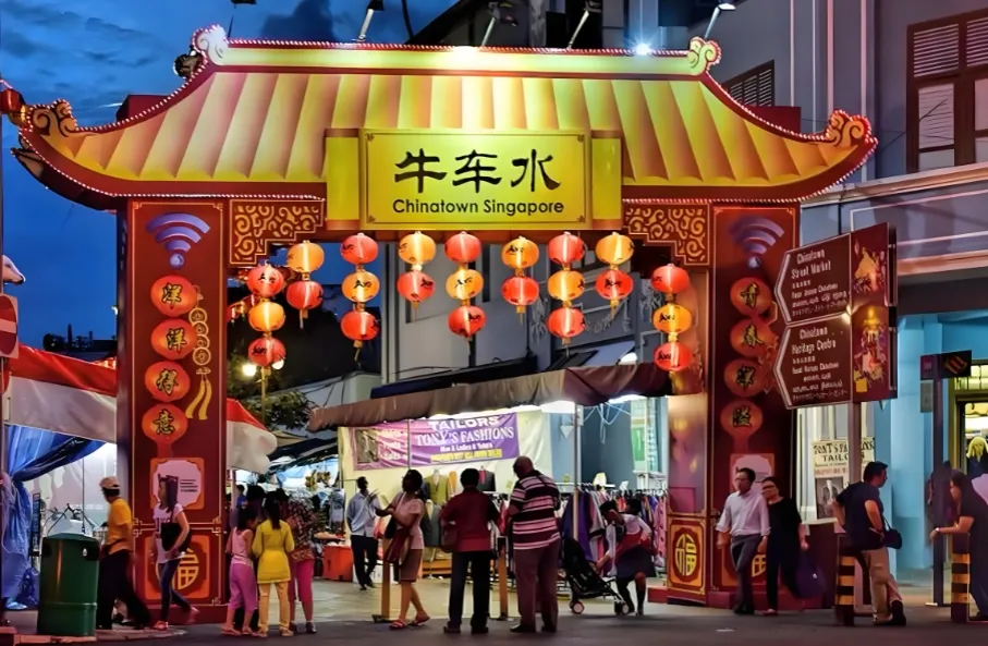 连茨厂街在哪个国家都没搞清，凭什么说新加坡“又小又压抑”？