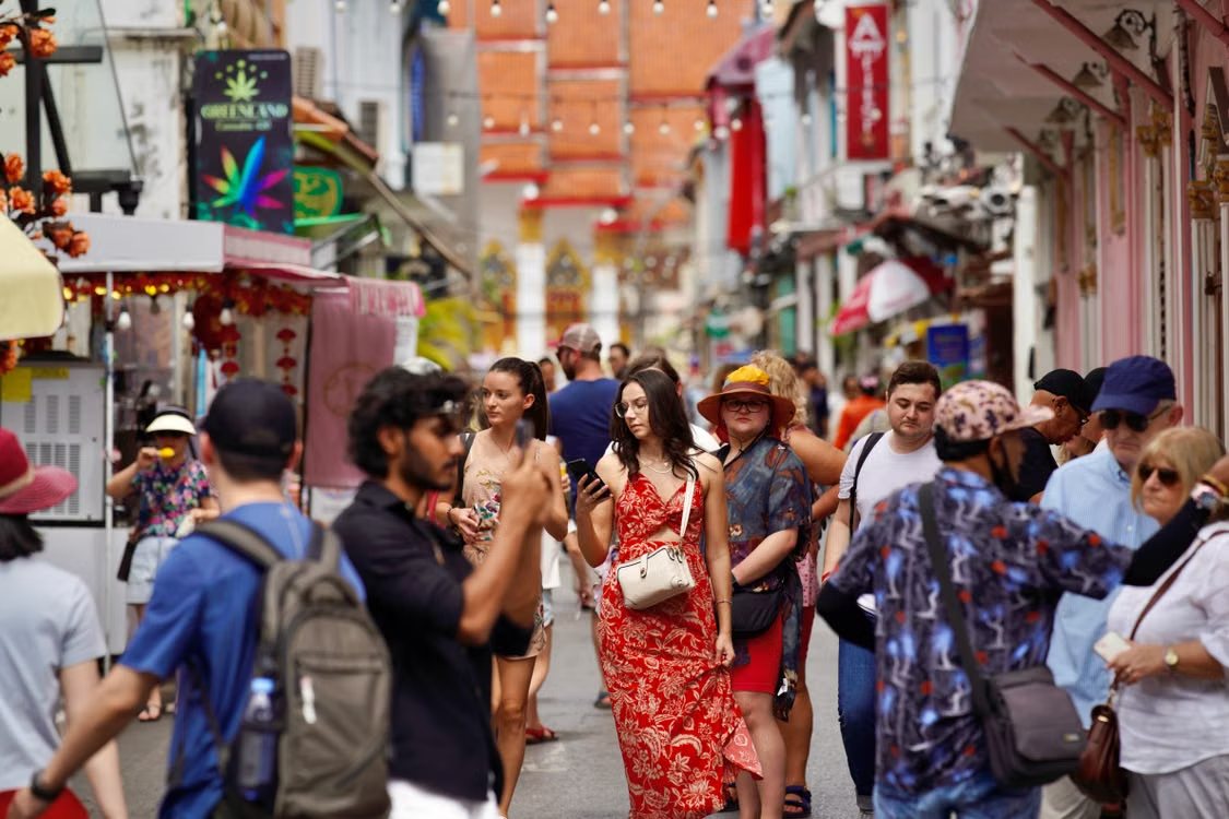 刚刚，新加坡人取代中国内地，成为香港商业地产最大买家！