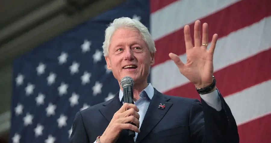 甚至当时的 美国总统克林顿也专门致函新加坡总统王鼎昌,希望新加坡