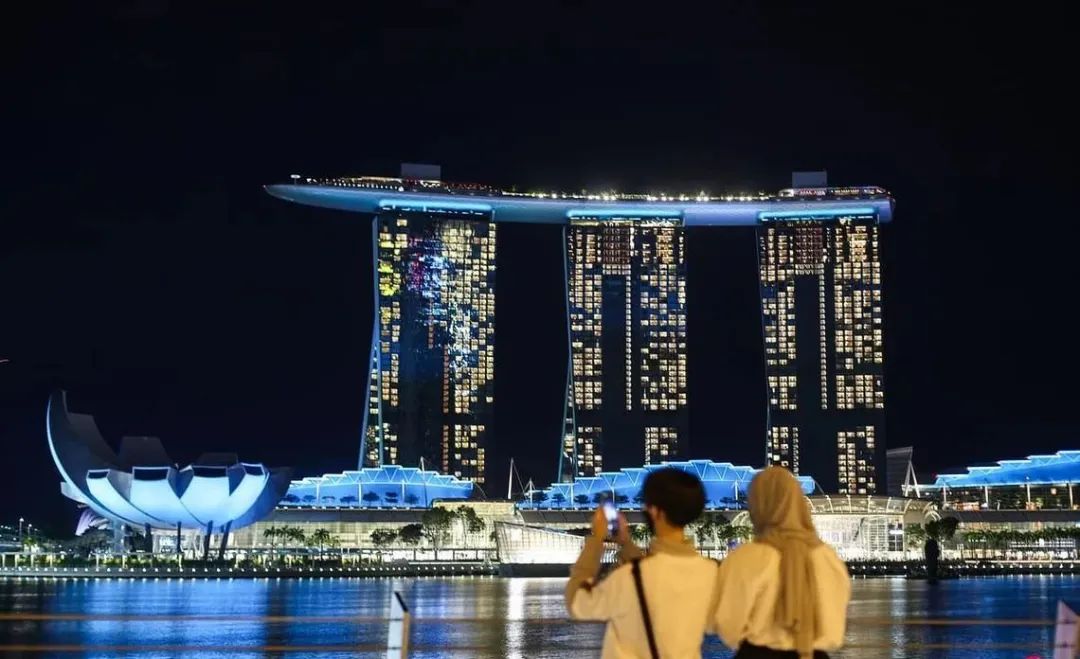 滨海湾金沙翻新两大楼客房与套房提升豪华旅游体验| 联合早报